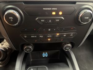 Ford Ranger 3.2 TDCi Wildtrak 4x4 Auto 200CV  - Foto 29