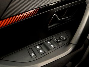 Peugeot 2008 Active Pack BlueHDI 130 S&S EAT8  - Foto 12