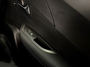 Peugeot 2008 Active Pack BlueHDI 81kW (110CV)  - Foto 18
