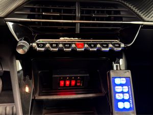 Peugeot 2008 Active Pack BlueHDI 81kW (110CV)  - Foto 27