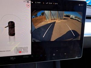 Tesla Model Y Gran Autonomía 4WD  - Foto 25