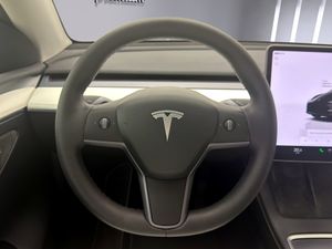 Tesla Model Y Gran Autonomía 4WD  - Foto 10