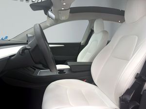 Tesla Model Y Gran Autonomía 4WD  - Foto 9