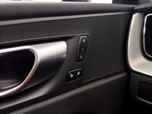 Volvo XC60 2.0 T6 AWD Recharge Plus Dark Auto  - Foto 36