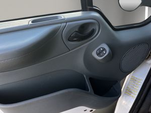 Ford Transit 330 M Semielevado 140CV Furgón Techo Semielevado · Oficina Móvil  - Foto 13