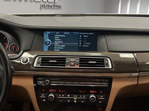 BMW Serie 7 740d 306CV  - Foto 17