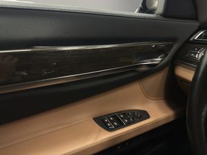 BMW Serie 7 740d 306CV  - Foto 13