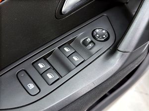 Peugeot 2008 Active Pack BlueHDI 81kW (110CV)  - Foto 35