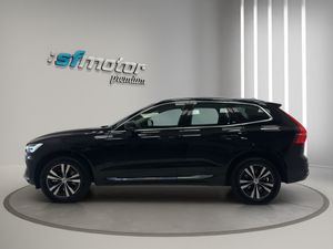 Volvo XC60 2.0 T6 AWD Recharge Core Auto  - Foto 4