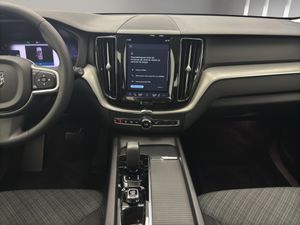 Volvo XC60 2.0 T6 AWD Recharge Core Auto  - Foto 16