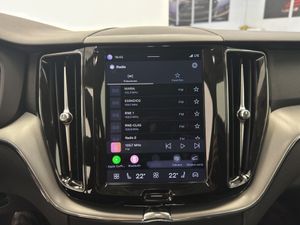 Volvo XC60 2.0 T6 AWD Recharge Core Auto  - Foto 39