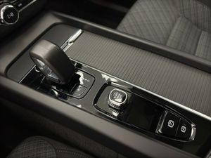 Volvo XC60 2.0 T6 AWD Recharge Core Auto  - Foto 31