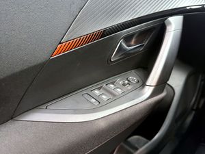 Peugeot 2008 Active Pack BlueHDI 130 S&S EAT8  - Foto 12