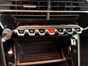 Peugeot 2008 Active Pack BlueHDI 130 S&S EAT8  - Foto 25