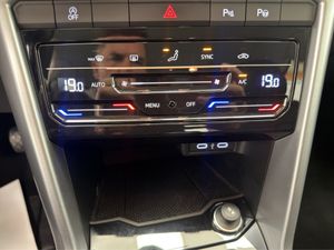 Volkswagen T-Roc Life 2.0 TDI 85kW (115CV)  - Foto 24
