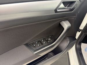 Volkswagen T-Roc Life 2.0 TDI 85kW (115CV)  - Foto 10