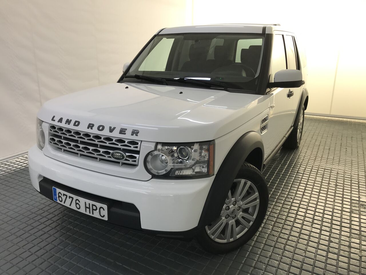 Land-Rover Discovery 3.0 TDV6 S 211BHP AUTO 4WD 211 5P  - Foto 1