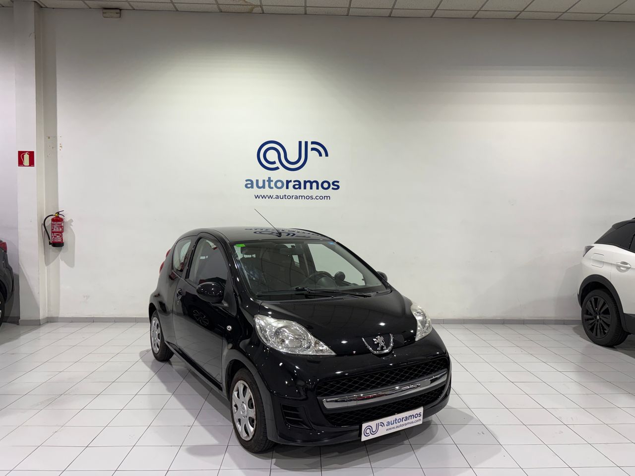 Peugeot 107 1.0i URBAN 68CV   - Foto 1
