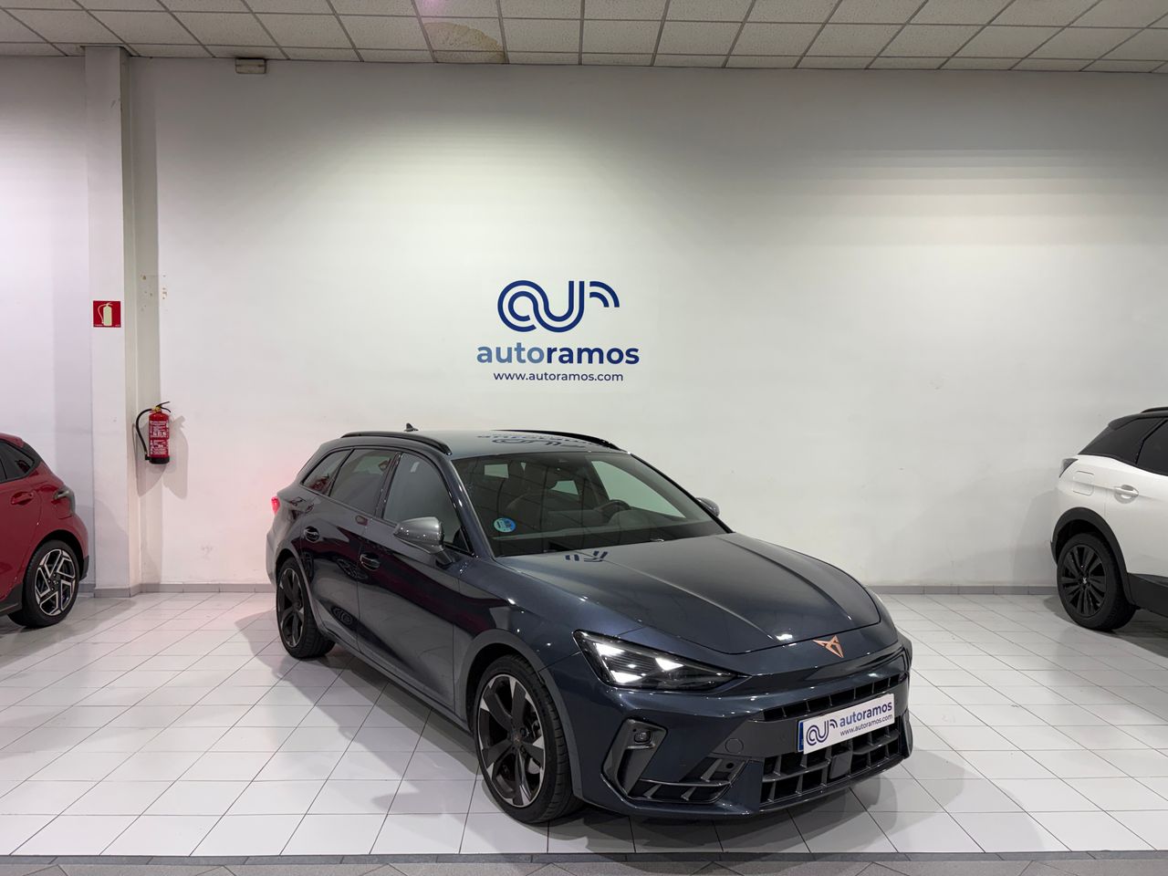 Cupra León ST 1.5 ETSI MHEV DSG 150 CV 5P  - Foto 1