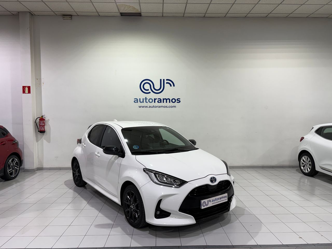 Toyota Yaris 5p 120H Style  - Foto 1