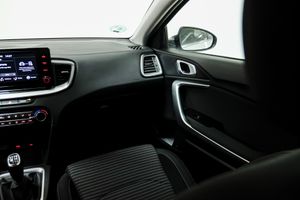 Kia XCeed 1.0 T-GDI DRIVE   - Foto 12