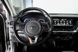 Kia e-Niro DRIVE (LONG RANGE)   - Foto 16