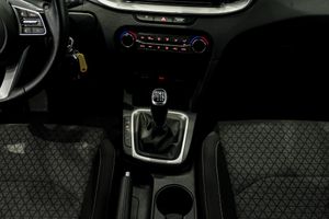Kia XCeed 1.6 CRDI DRIVE   - Foto 13