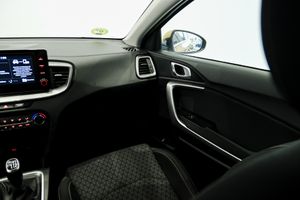 Kia XCeed 1.6 CRDI DRIVE   - Foto 12