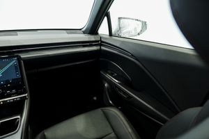 Lexus LBX EMOTION+   - Foto 11
