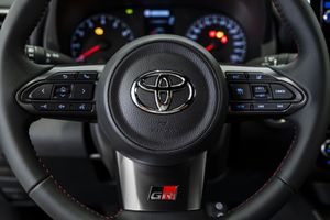 Toyota GR Yaris GR YARIS RZ + CIRCUIT PACK   - Foto 18