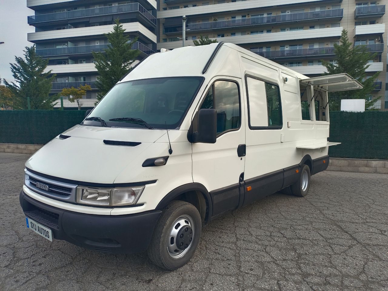 Iveco Daily FOOD TRUCK HOMOLOGADA 100X100 EN DEPOSITO DE VENTA.   - Foto 1