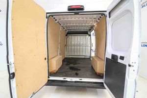 Fiat Ducato 35 L2H2 BlueHDI  - Foto 23