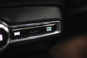 Volvo XC40 1.5 T4 Twin Recharge Inscription Auto - Foto 47