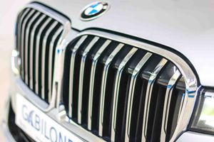 BMW Serie 7 745e - Foto 14