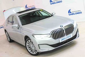 BMW Serie 7 745e - Foto 25