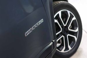 Jeep Compass eHybrid 1.5 MHEV 96kW Limited Dct **Sólo 12.000km** - Foto 13