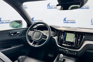 Volvo XC60 2.0 T8 AWD R-Design Auto **Techo panorámico** - Foto 3