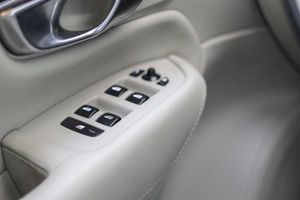 Volvo XC90 2.0 T8 AWD Inscription Auto **Techo panorámico** 7 Plazas - Foto 33