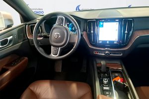Volvo XC60 2.0 T6 AWD Recharge Inscription Auto - Foto 4