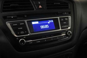 Hyundai i20 1.1 CRDi Essence - Foto 49