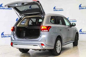 Mitsubishi Outlander 2.4 PHEV Motion Auto 4WD - Foto 17