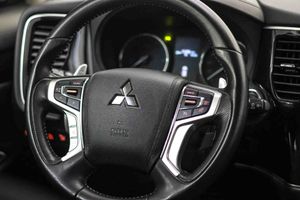 Mitsubishi Outlander 2.4 PHEV Motion Auto 4WD - Foto 33