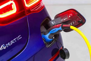 Mercedes GLC Coupé GLC 300 e 4MATIC AMG Line **Techo solar** - Foto 8