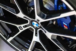 BMW Serie 8 M850i xDrive - Foto 17