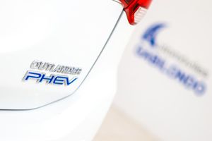 Mitsubishi Outlander 2.4 PHEV Motion Auto 4WD - Foto 13