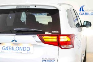 Mitsubishi Outlander 2.4 PHEV Motion Auto 4WD - Foto 21
