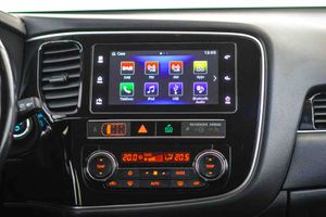 Mitsubishi Outlander 2.4 PHEV Motion Auto 4WD - Foto 46