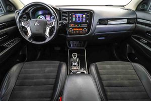 Mitsubishi Outlander 2.4 PHEV Motion Auto 4WD - Foto 51
