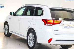 Mitsubishi Outlander 2.4 PHEV Motion Auto 4WD - Foto 29