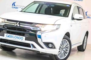 Mitsubishi Outlander 2.4 PHEV Motion Auto 4WD - Foto 28